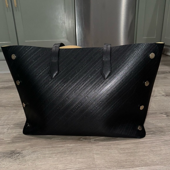 GIVENCHY BLACK EMBOSSED LOGO BOND LEATHER GOLD HARDWARE SHOULDER TOTE BAG - Picture 5 of 15